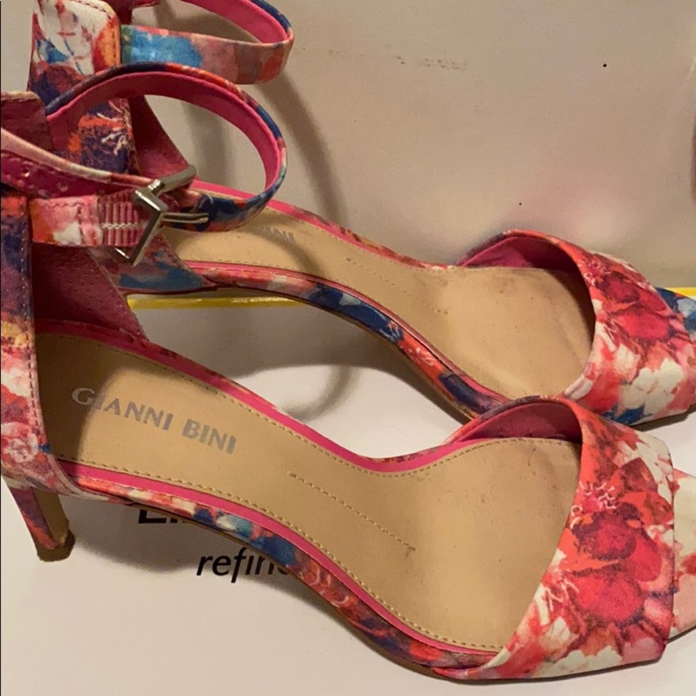 Shoes - Picture 2 of 3